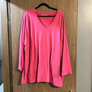 Pink lightweight sweater with front pockets. Size 3x